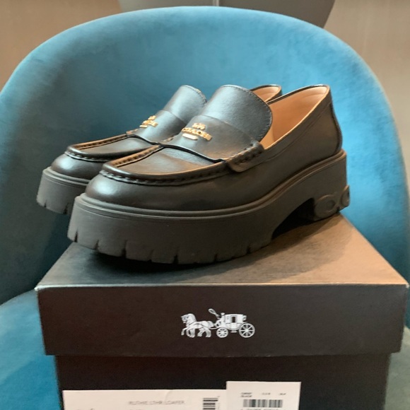 Coach Black Leather Women’s Slip-On Loafers, size 5,5. Was $400 - Picture 3 of 8